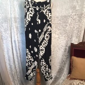 Anthropologie Aniya Balloon pant Joggers Black white Print Size XS